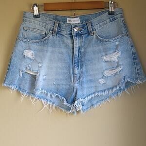 Zara cut off denim ,heavenly distressed Jean Shorts Size 10